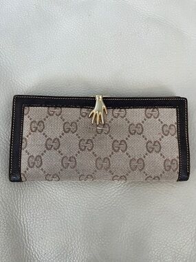 Gucci Vintage GG Canvas Wallet with Brown Leather Trim and Rare Hand Closure